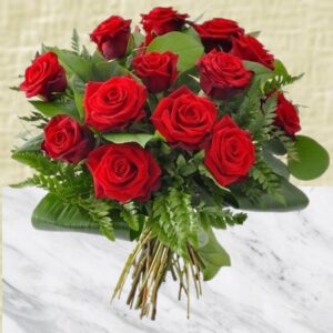 Bénédicta - Bouquet rond deuil de roses rouges.