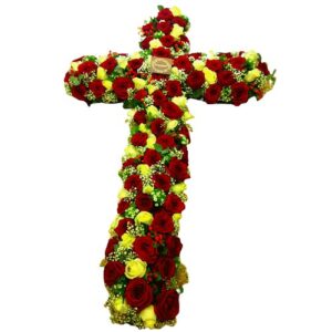 Sabine - Croix de roses rouges et blanches.
