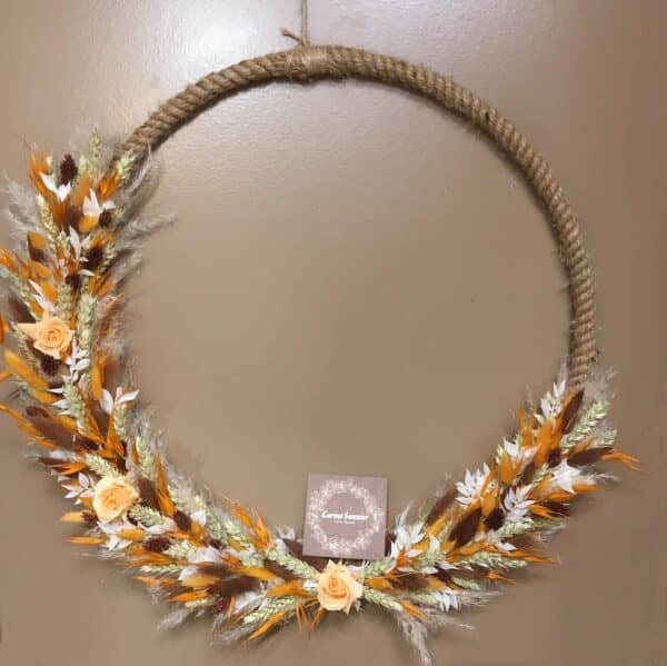 Alès - Couronne de fleurs séchées.