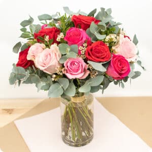 Absolu - Bouquet de roses rouges et autres roses