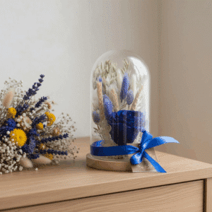 Bleu : cloche 14 x 27 de fleurs séchées avec rose lyophilisée