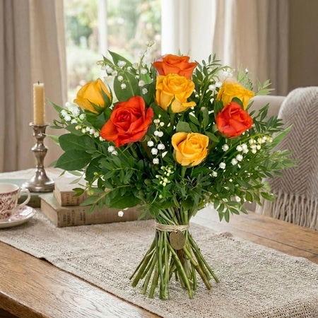 Muguet - Bouquet lié avec roses colorées