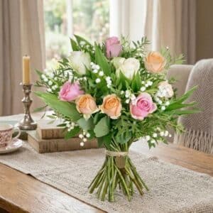 Muguet - Bouquet lié avec roses pastel